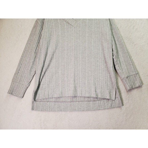 Andrew Marc Sweater Womens Medium Light Gray Knit Rayon Long Sleeve V Neck Slit - Picture 3 of 9